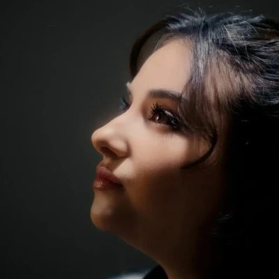 Nahide Babashlı — Sahteden Gülüşler (Akustik)